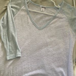 Women’s shirt size small